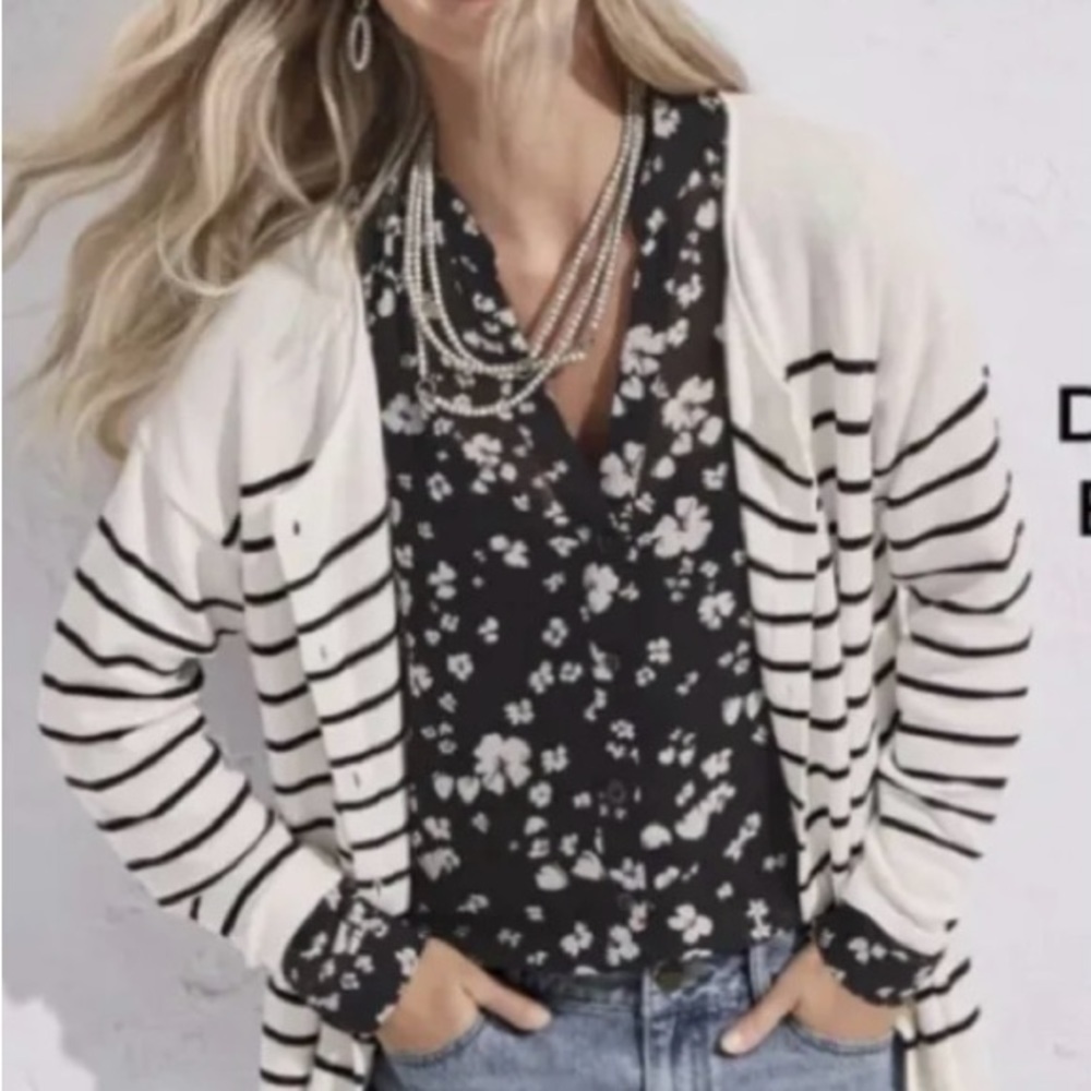 CAbi 6079 Delight Blouse Size M